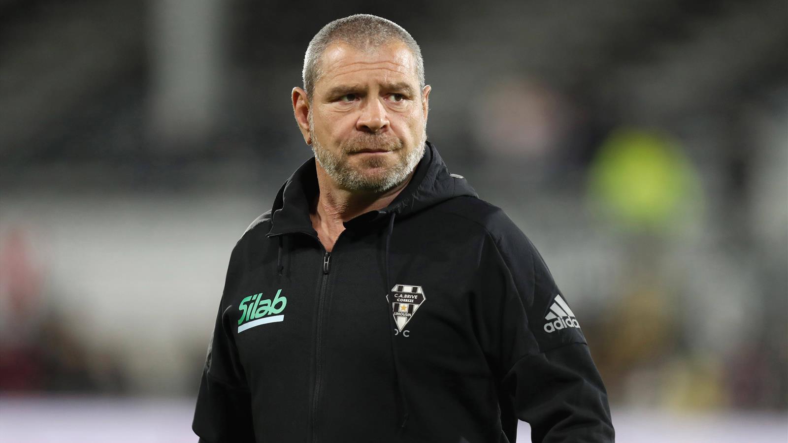 Un technicien du Racing 92 poussé vers la sortie !