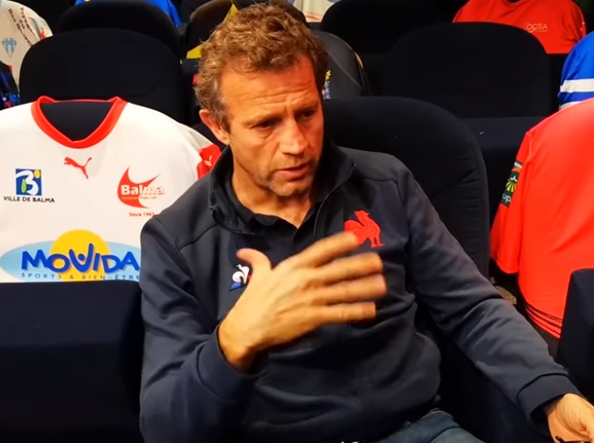 Fabien Galthié en admiration devant l’un de ses joueurs