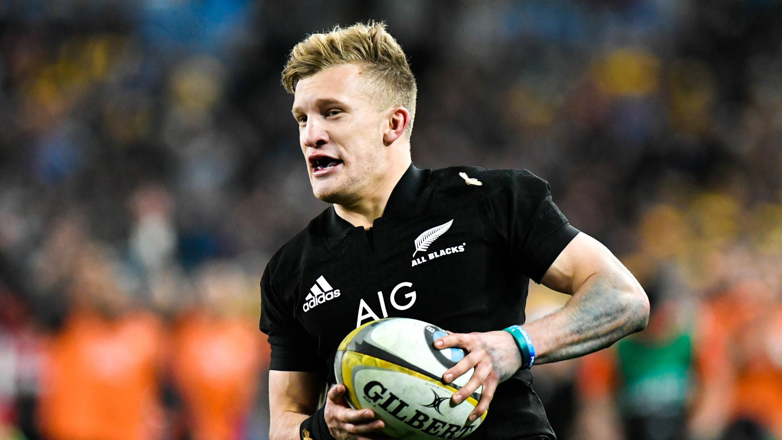 Le All-Black Damian McKenzie ne débarquera pas en Top 14
