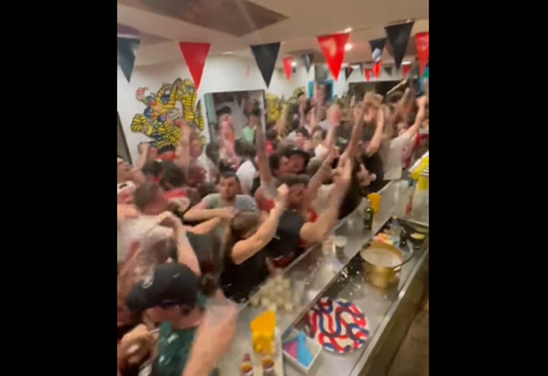 VIDEO : La totale folie dans un célèbre bar Toulousain, après la victoire du Stade-Toulousain