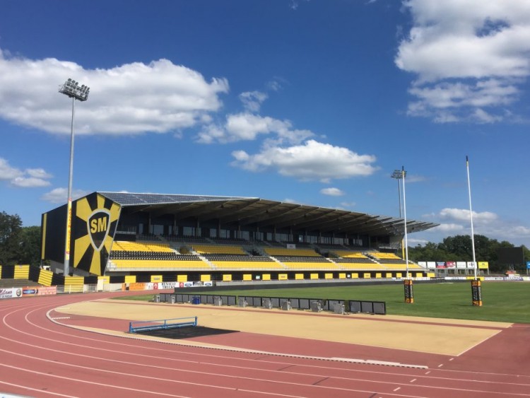 Mont-de-Marsan vend des bouts de pelouse de son stade