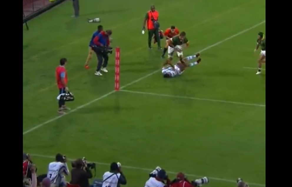 VIDEO : Eben Etzebeth écrase littéralement Santiago Carreras et marque son essai