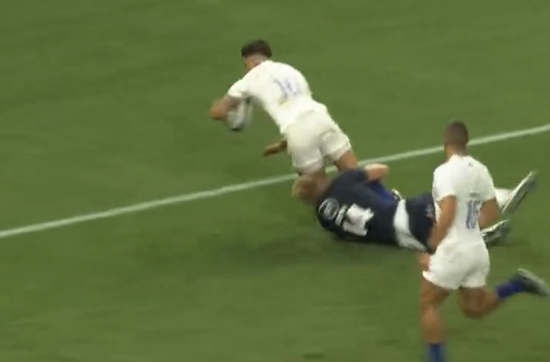 VIDEO : Romain Ntamack inscrit enfin un essai pour le XV de France !