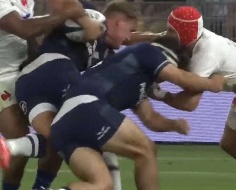 VIDEO : Comme à son habitude, Gabin Villière créé la terreur dans le jeu au sol