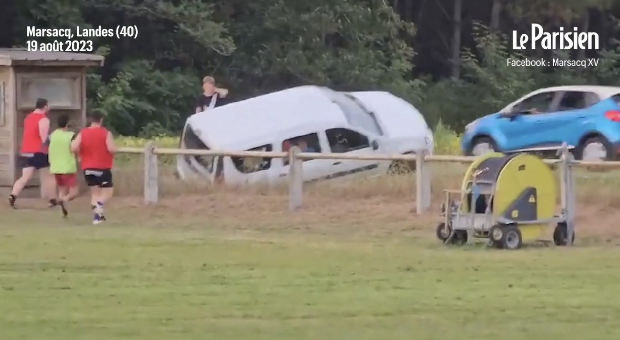 VIDEO : Des Rugbymen viennent en aide à un automobiliste en détresse