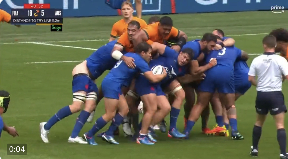 VIDEO INSOLITE – Julien Marchand emporte avec lui Antoine Dupont dans un maul