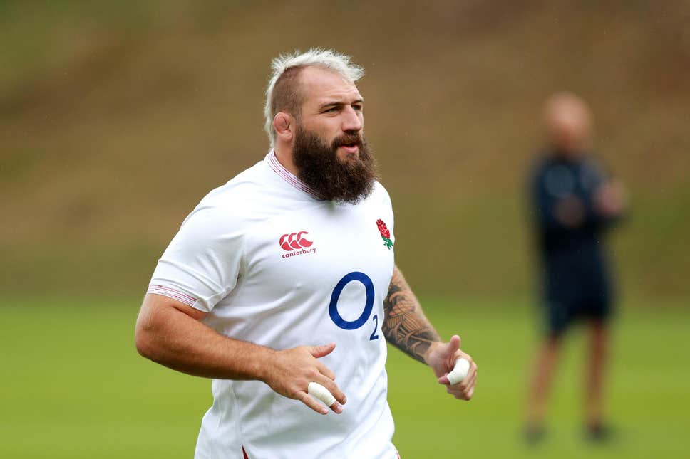 VIDEO : Joe Marler réagit à son improbable passe décisive de la tête à Courtney Lawes