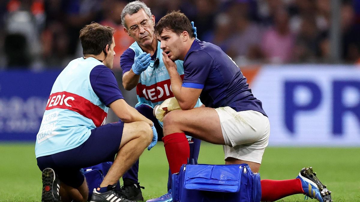 Le staff du XV de France fait très attention à la douleur d’Antoine Dupont