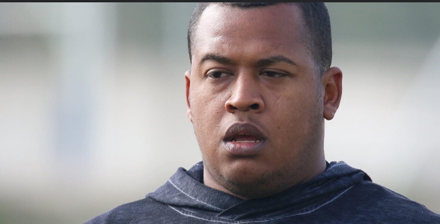 Jérémie Fickou en admiration devant Siya Kolisi : “Il pourrait passer sa vie à siroter des cocktails au bord d’une piscine, mais…”