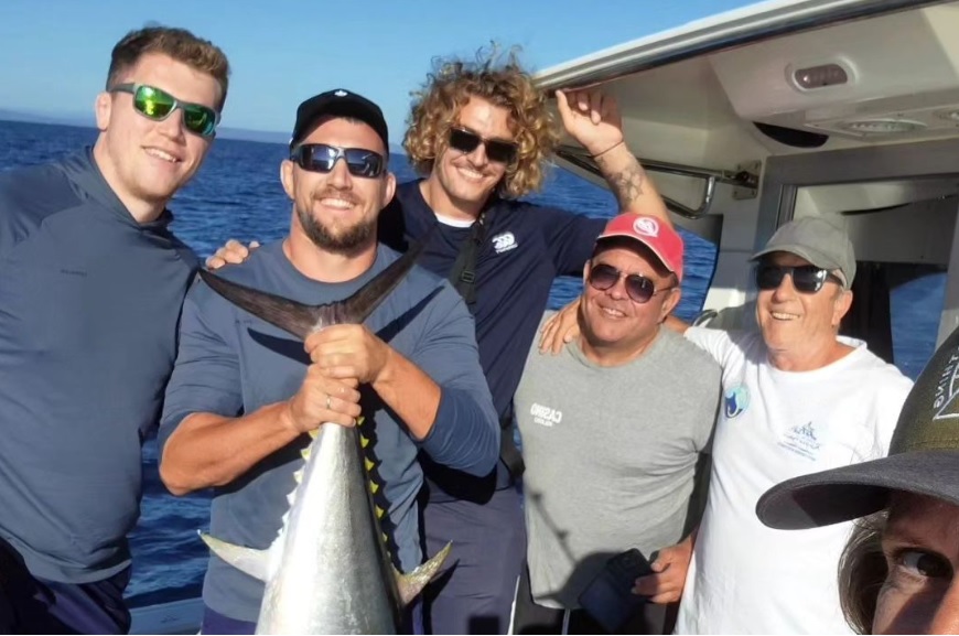 3 joueurs du XV de France sont partis à la pêche
