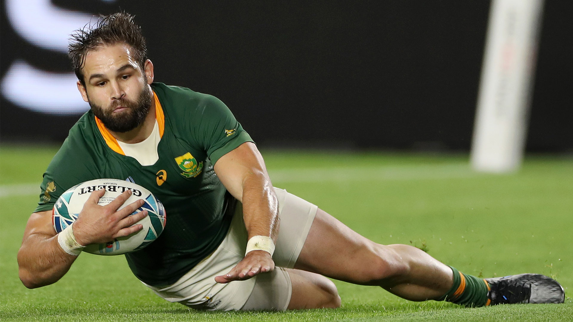 Cobus Reinach en admiration devant un joueur du XV de France