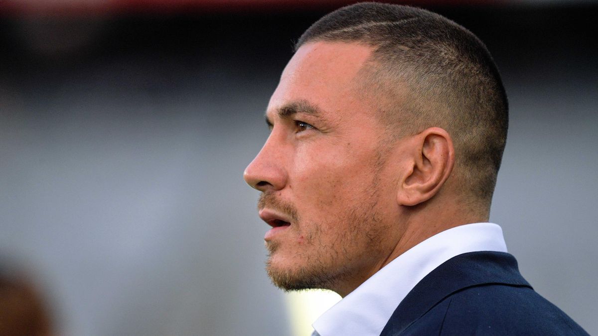 Sonny Bill Williams atomizes Eddie Jones!