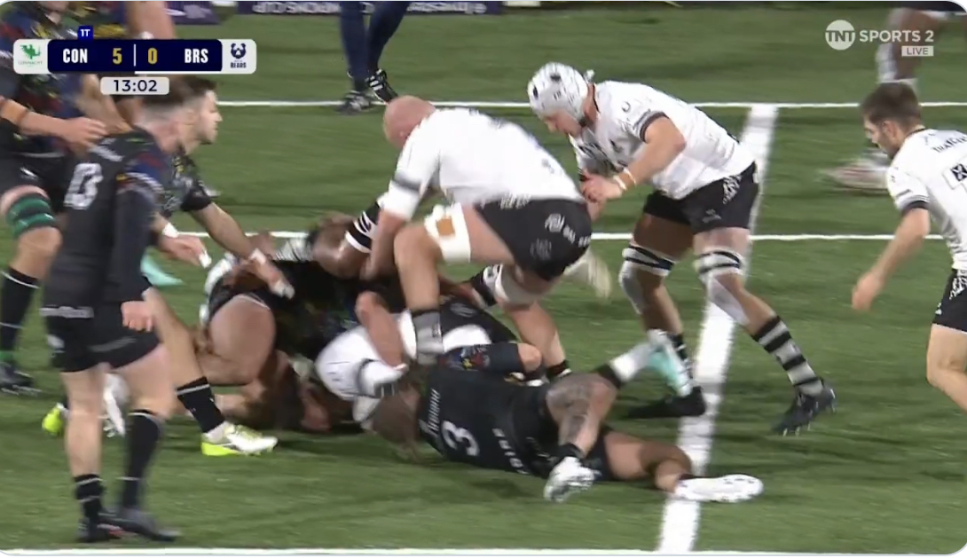 INSOLITE – Blanchi après avoir écopé d’un carton rouge, Josh Caulfield est finalement suspendu !