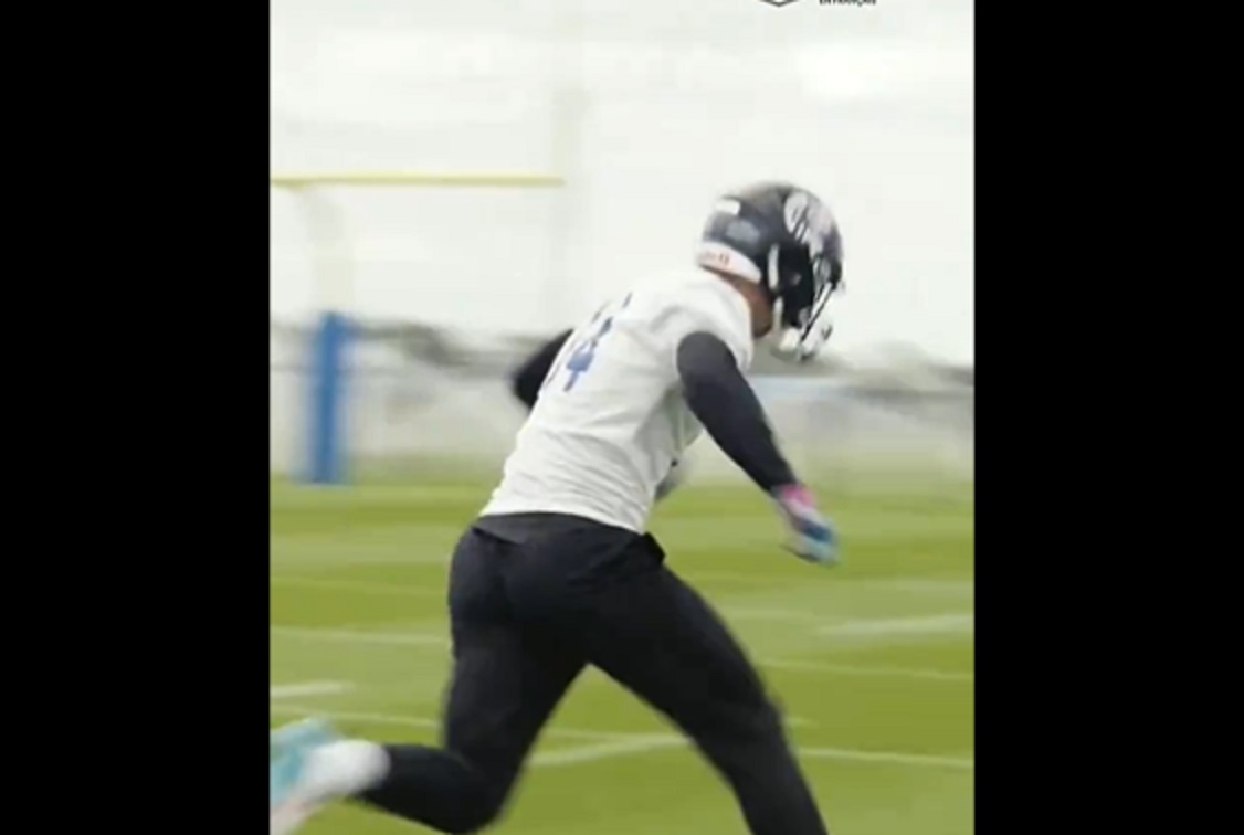 VIDEO : Les premières images de Louis Rees-Zammit en mode football Américain !