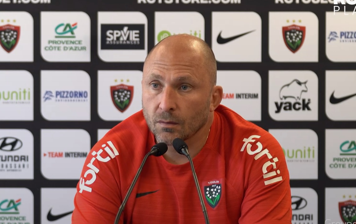 Pierre Mignoni pète un plomb et dézingue un journaliste : « Tu n’as pas de couilles mec ! »