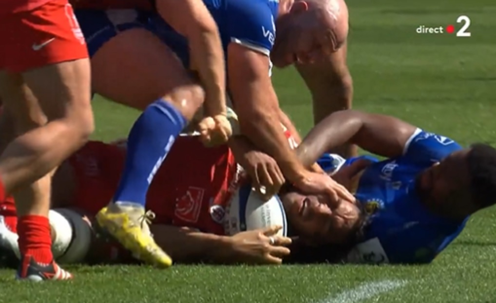 VIDEO – La fourchette de Jack Yeandle sur Richie Arnold : Le joueur risque gros !