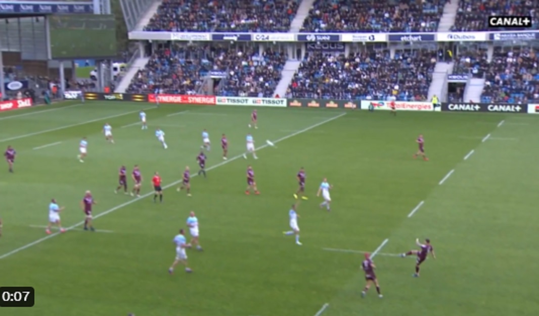 VIDEO : L’énorme drop de 45 mètres de Matthieu Jalibert contre Bayonne !
