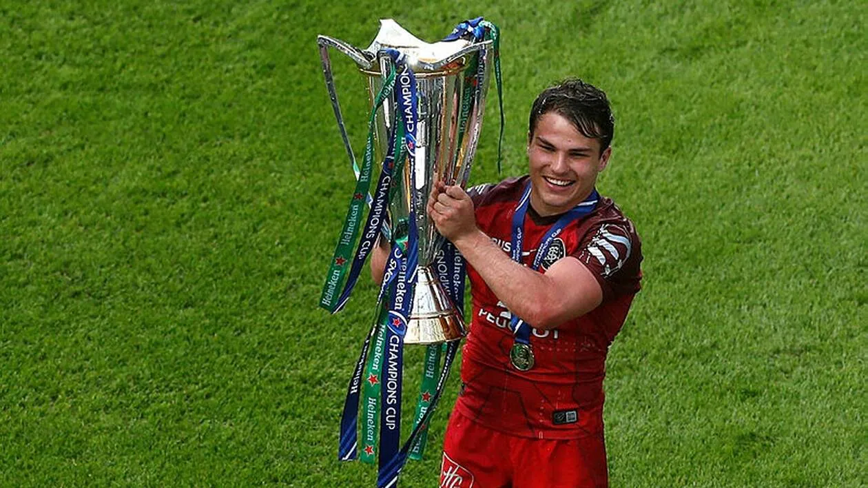 Antoine Dupont désigné meilleur joueur de la Champions Cup !
