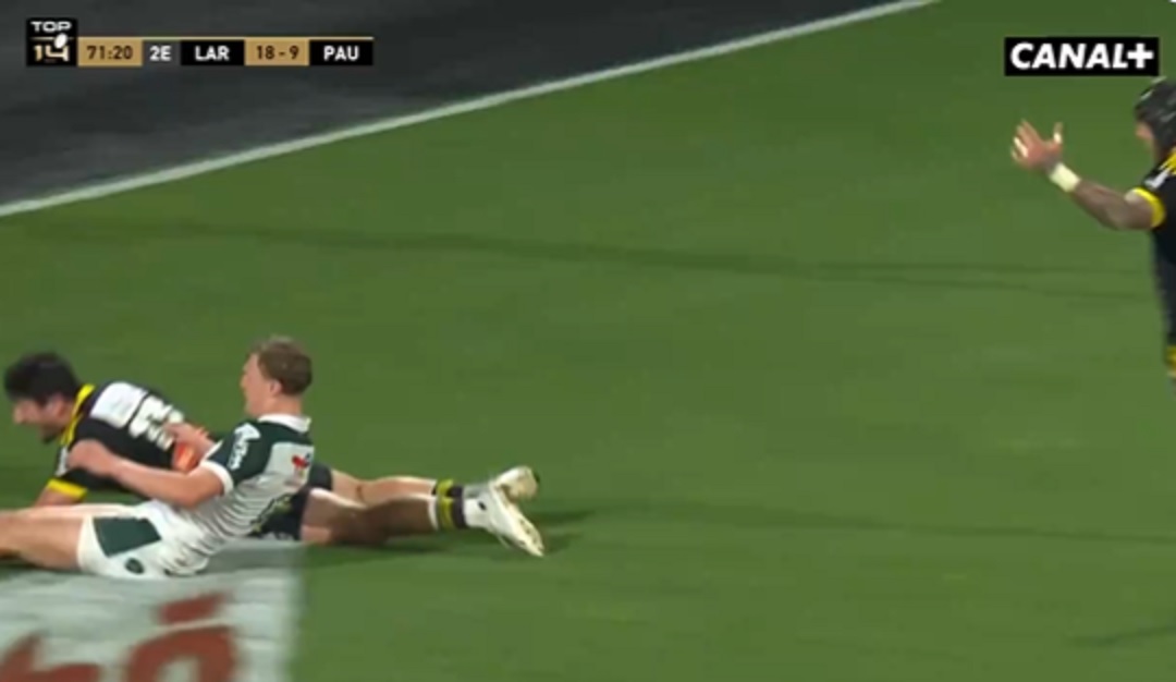 VIDEO : L’essai gag de Jules Favre sur une bourde d’Eliott Roudil !