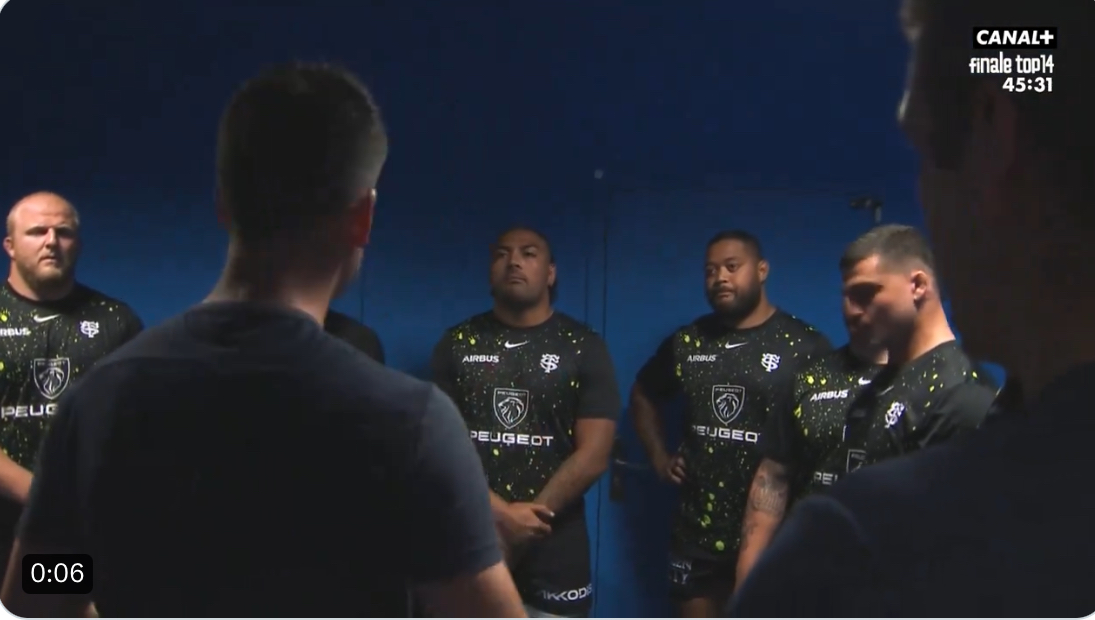 VIDEO : L’arbitre Ludovic Cayre s’entretient avec les joueurs de Toulouse avant la finale