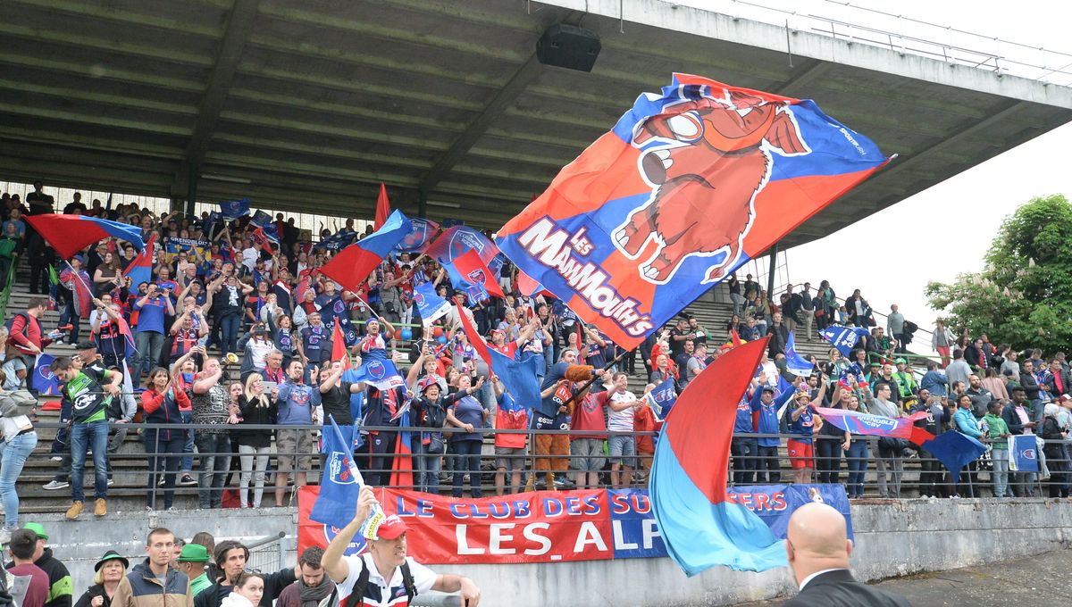 Les supporters du FC Grenoble s’interrogent avant la finale de Pro D2 contre Vannes