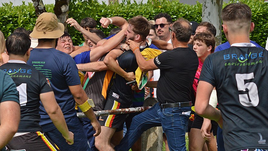 Un match amateur dégénère : Une bagarre éclate entre joueurs et supporters !