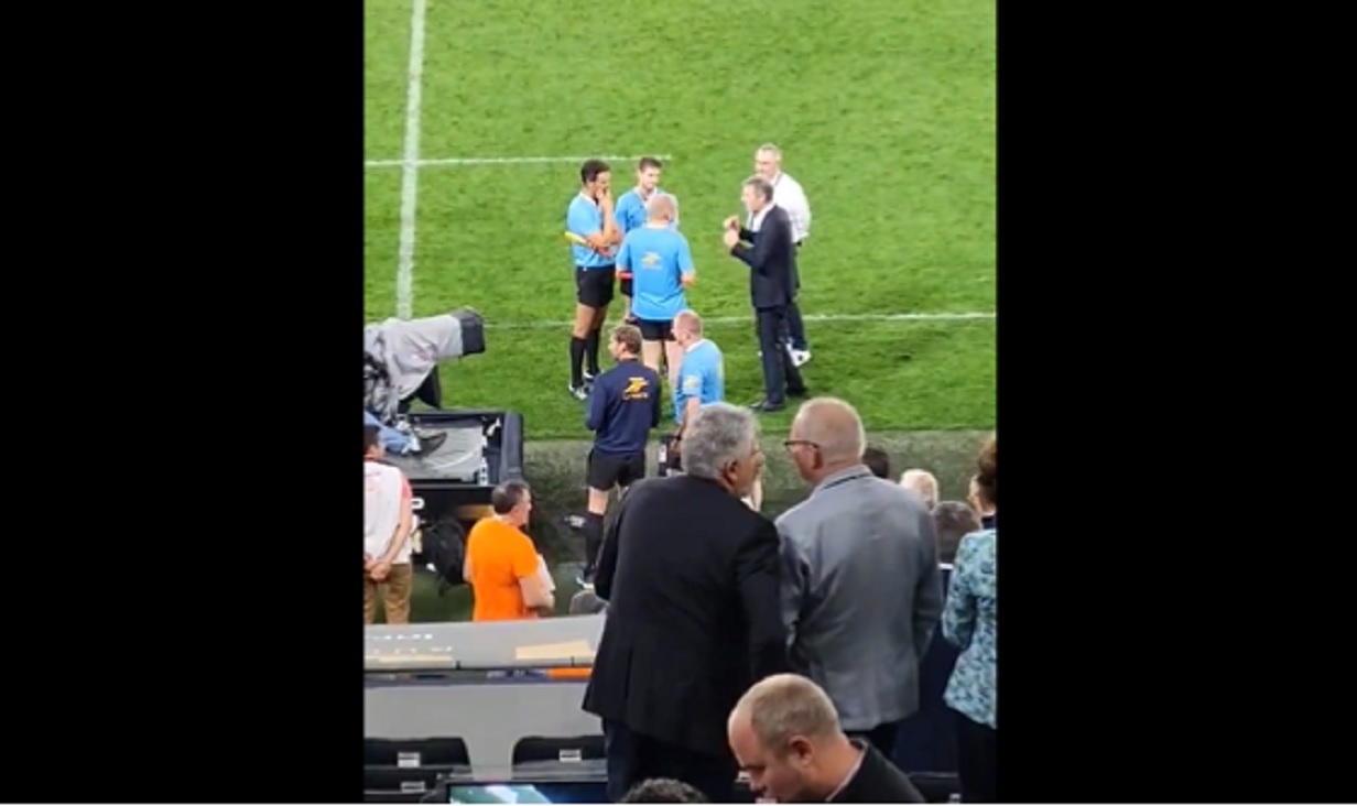 VIDEO : Vincent Merling un brin remonté contre les arbitres à la fin du match ?