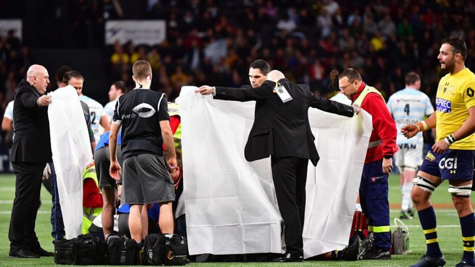 Eric Bayle a eu extrêmement peur lors de l’inquiétant KO de Samuel Ezeala, en 2018