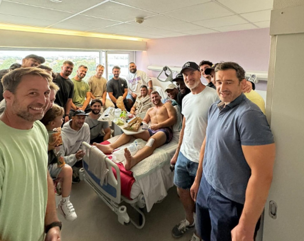 Pierre Bourgarit reçoit la visite de tous ses coéquipiers !