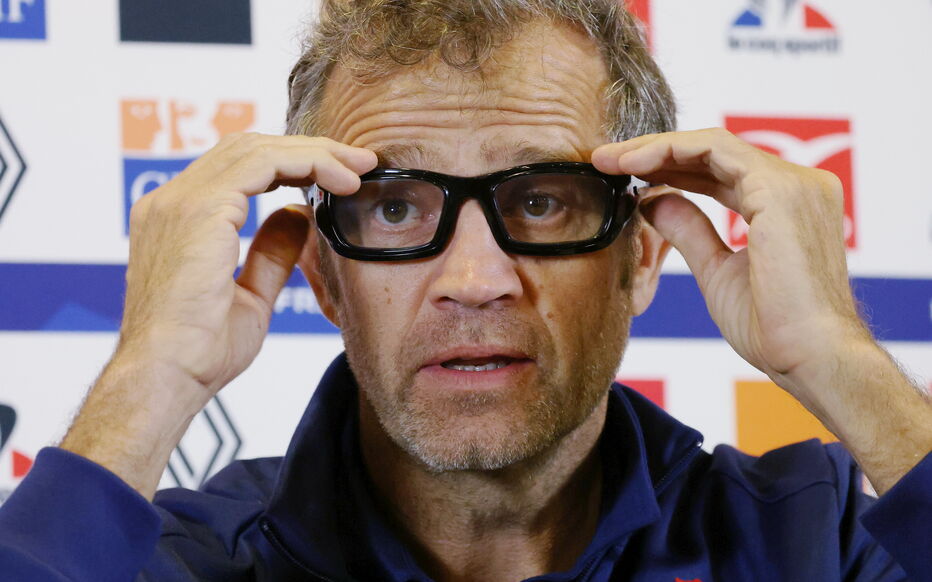 Fabien Galthié en admiration devant 3 joueurs Toulousains après la large victoire contre le Japon !