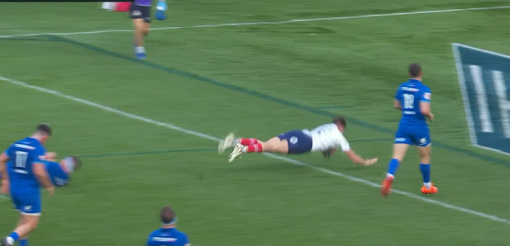 VIDEO – L’essai de Léo Barré qui poursuit le festival offensif avec une très belle course !