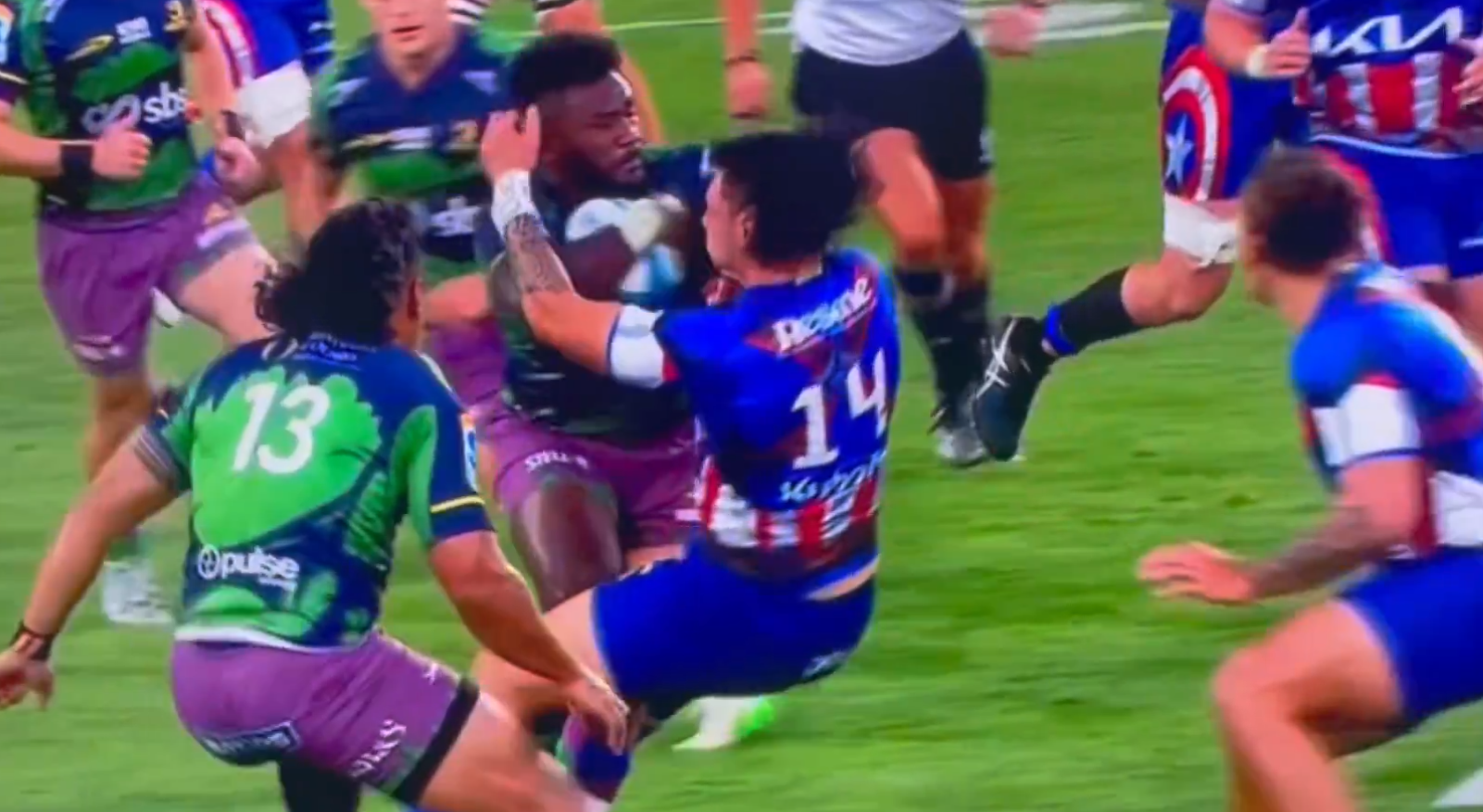 INSOLITE – Triple sanction pour un joueur en Super Rugby !