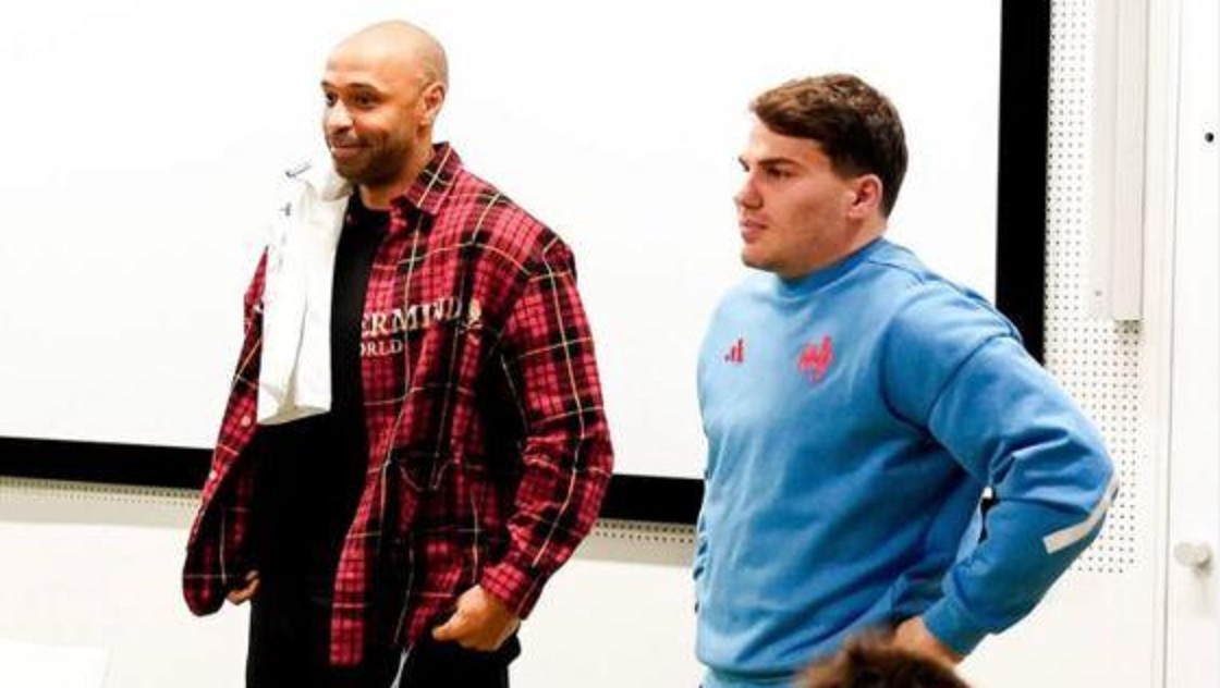 Ce joueur du XV de France qui a réussi à convaincre Thierry Henry de rendre visite au groupe France