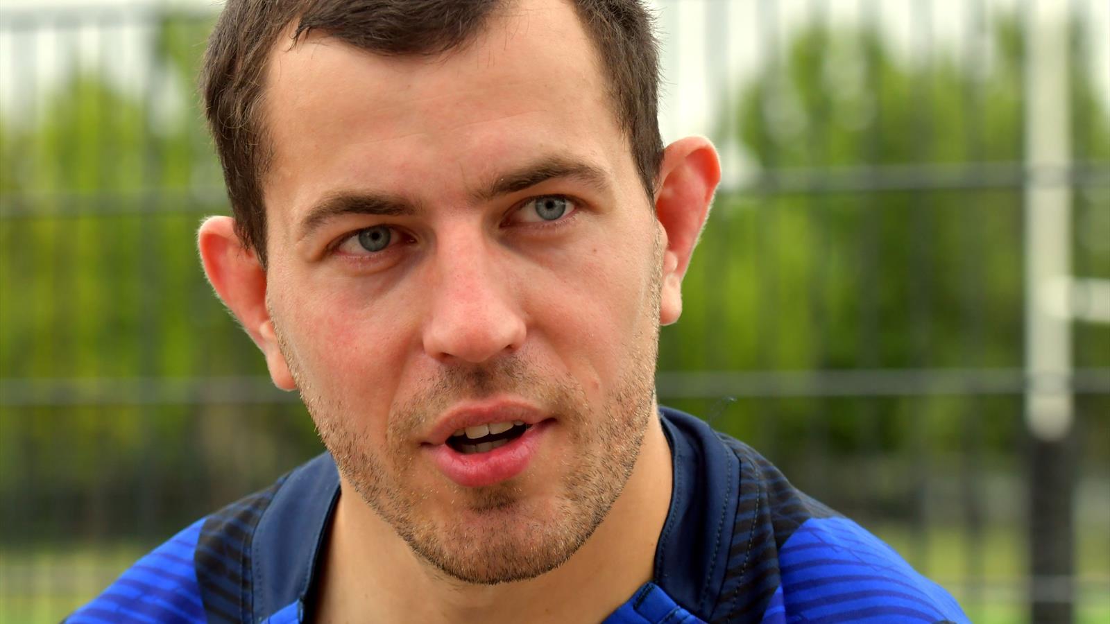 Buttin raconte la terrible béquille qui l’a privé de compétition durant 6 mois : “On m’a ouvert la cuisse !”