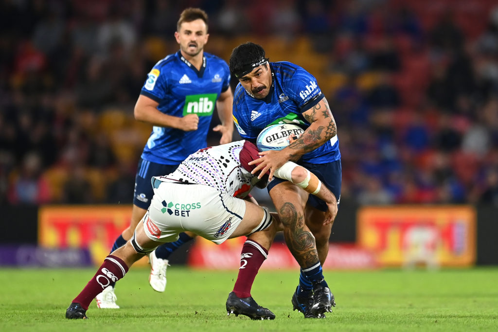 Une règle rend fou tout le monde en Super Rugby : “C’est un peu comme embrasser sa sœur”
