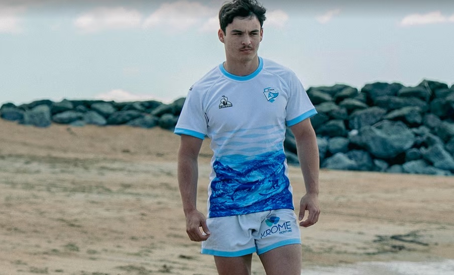 https://www.minutesports.fr/wp-content/uploads/2025/05/maillot-bayonne-1.jpg